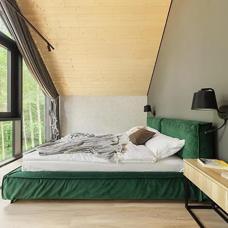 Miedzy Drzewami 度假居 *